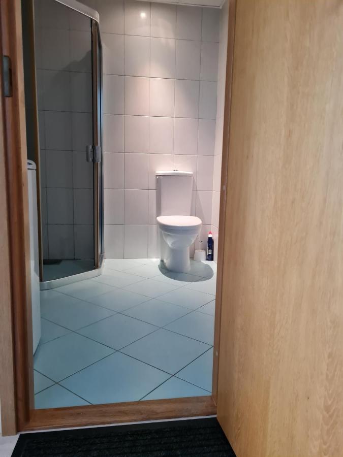 Cozy One Bedroom Apartment In City Center Tallinn Exterior photo