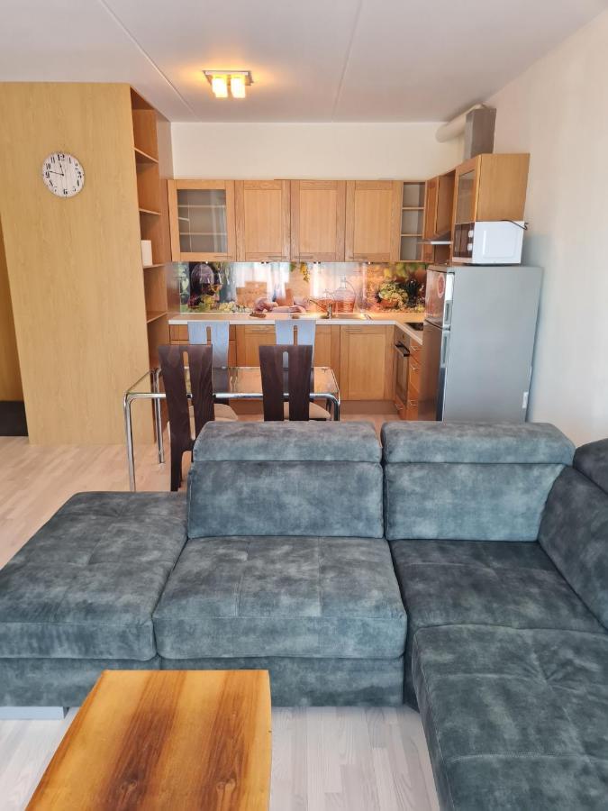 Cozy One Bedroom Apartment In City Center Tallinn Exterior photo